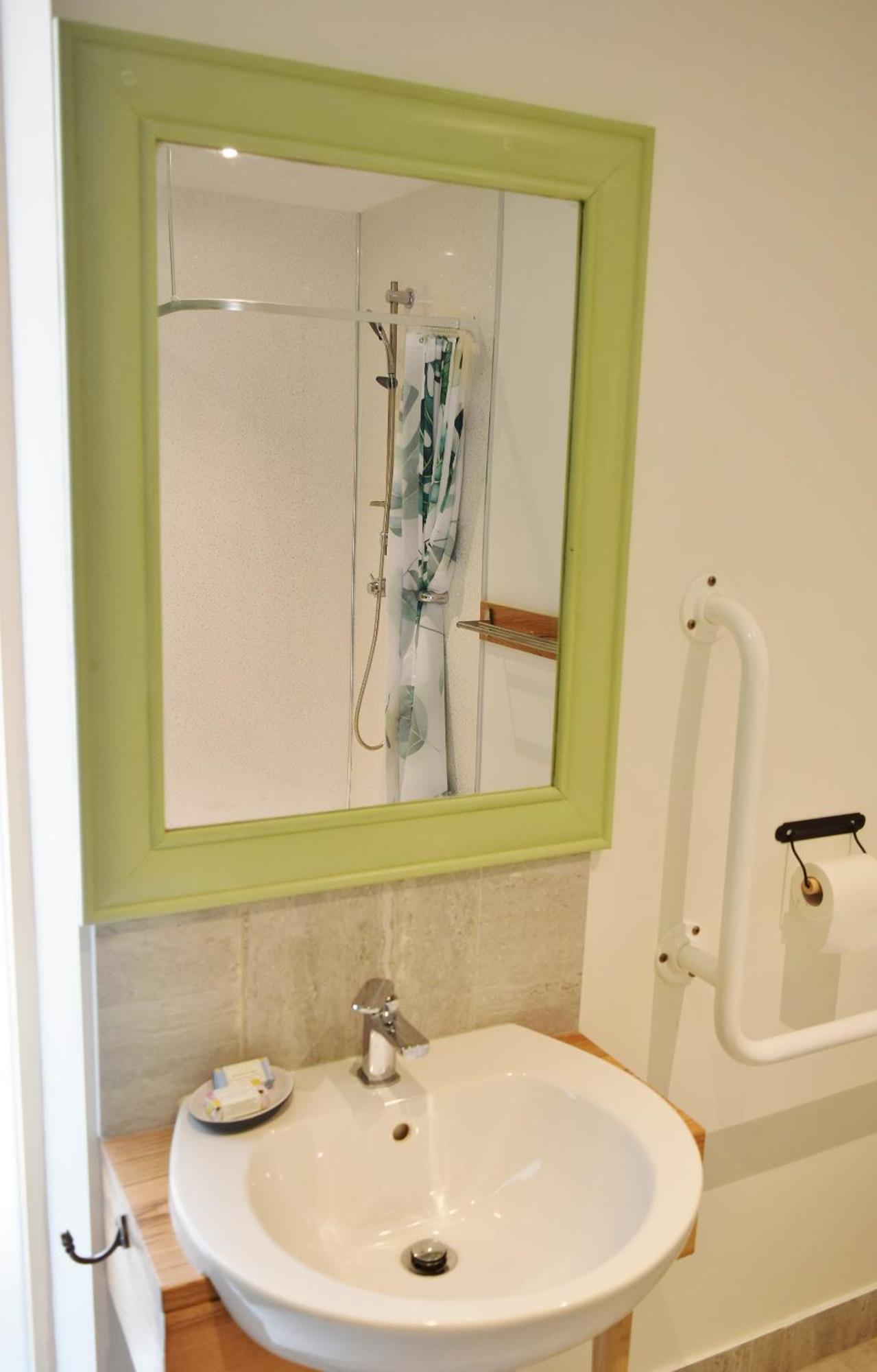 The Sanctuary Cornwall Bed & Breakfast 3*